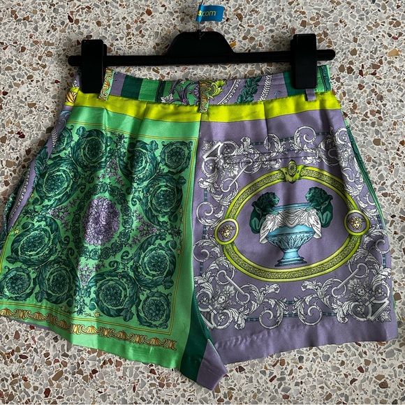 VERSACE WOMEN’S BARROCCO MOSAIC PRINT SILK TWILL SHORTS, 40 IT, Purple and Green - Picture 7 of 7